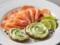 Smoked salmon (optional)