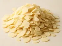 Almond flakes