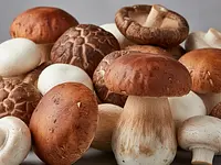 Mieszanka świeżych grzybów (borowik/shiitake/pieczarka)
