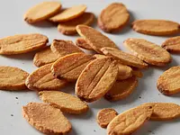 Almond flakes (optional)