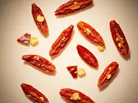 Płatki chili (opcjonalnie)