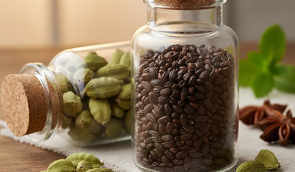 Jak przechowywać kardamon, aby dłużej zachował świeżość