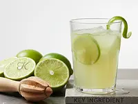 Świeżo wyciśnięty sok z limonki