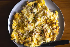 Scrambled eggs with cheese