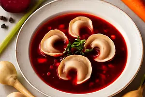 Barszcz czerwony z uszkami