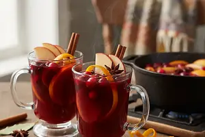 Spiced Apple-Cranberry Mulled Wine