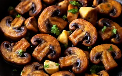 Smażone pieczarki z czosnkiem